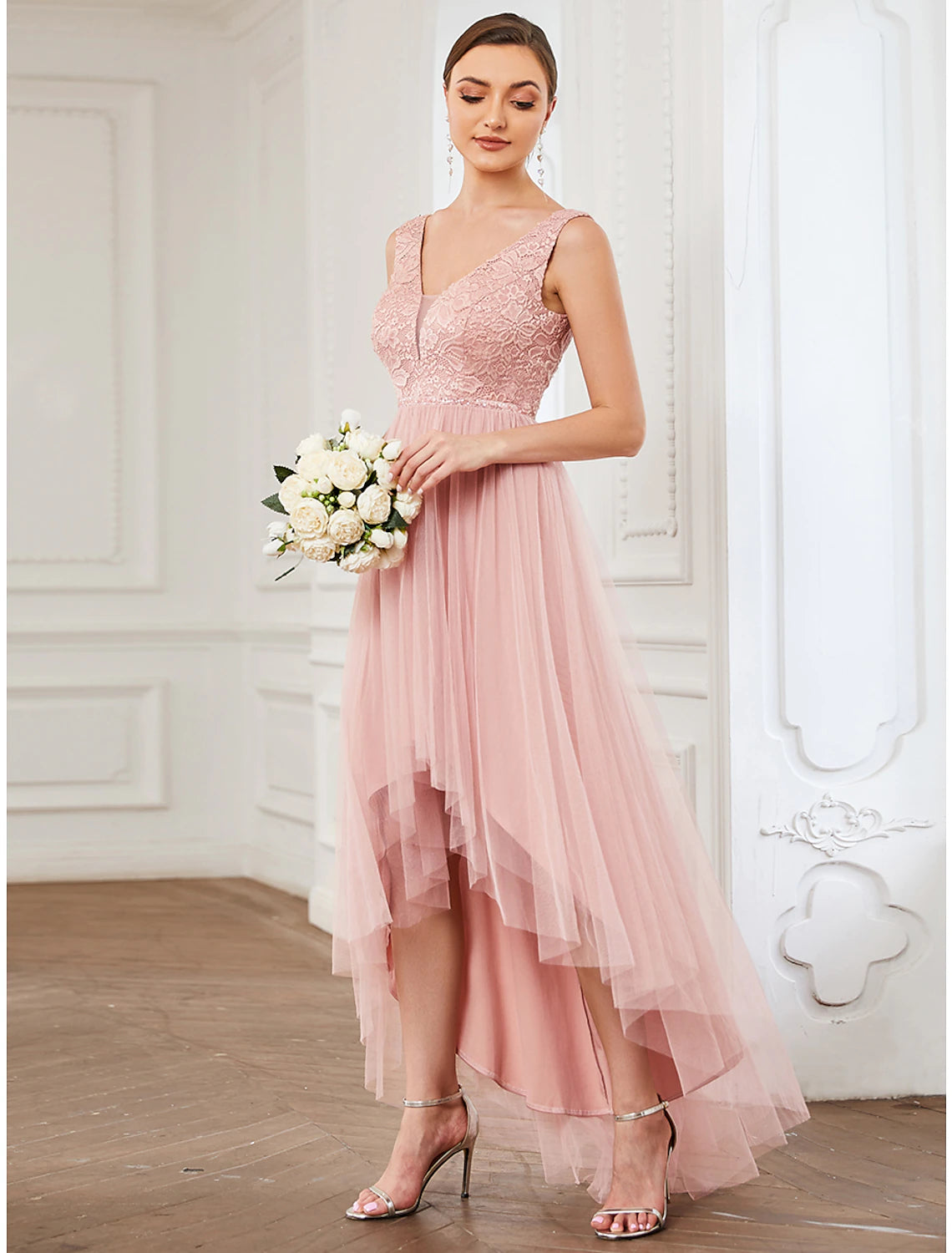 Abito da damigella d'onore a trapezio, scollo a V, senza maniche, elegante, corto/mini, in pizzo/tulle con drappeggio/arricciatura
